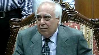 2जी : सिब्बल का विपक्ष पर वार 2जी : सिब्बल का विपक्ष पर वार