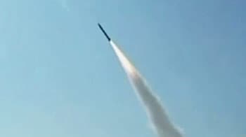 Video : Iran test-fires new missile