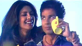 प्रियंका-शाहिद में क्या चल रहा है?