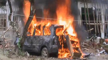 Indonesia: 1,500-strong mob kills 3 in sectarian violence