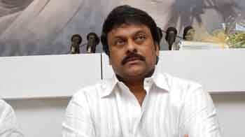 Video : Chiranjeevi's fans unhappy over merger with Congress