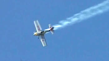 एयरो शो में गुल पनाग और डिनो मोरिया