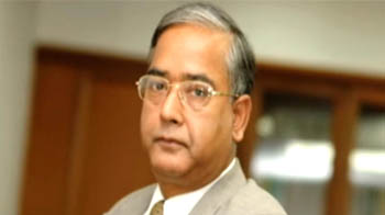 UK Sinha assumes office as 8th Sebi chairman