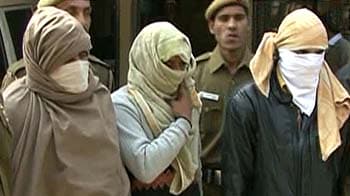 Video : दिल्ली में ढोंगी तांत्रिक गिरफ्तार