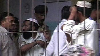 गोधराकांड में 31 लोग दोषी, 63 बरी