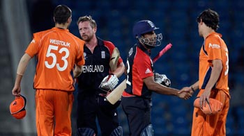 England overcome Dutch scare