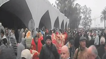 Amateur video captures chaos at Tripoli airport