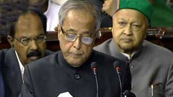 प्रणब ने पेश किया छठा आम बजट