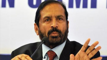 CBI searches Suresh Kalmadi's bank lockers; FIR likely