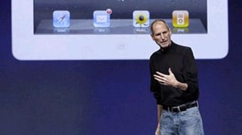 Video : Steve Jobs' surprise appearance at iPad2 launch