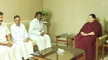 Video : Jayalalithaa\'s poll pact with Vijayakanth
