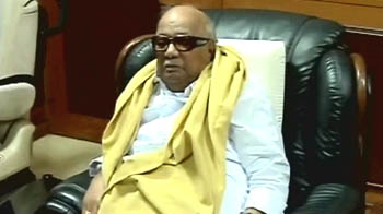 Pranab says reconsider, DMK not moved