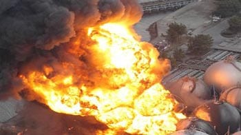 Video : Japan: Oil refinery catches fire