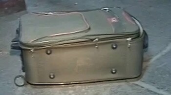 Videos : सूटकेस में मिली महिला की लाश