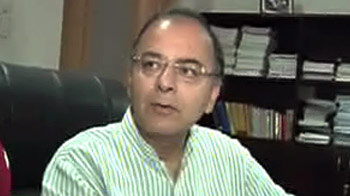Govt caught with pants down: Jaitley