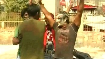 देशभर में फैले मस्ती के रंग