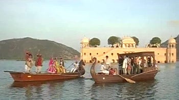 Video : Jaipur's unique Holi