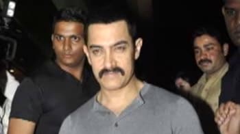 Videos : आमिर लेंगे ऋतिक से एक्टिंग के टिप्स