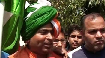 क्रिकेट के जुनून में चाचा हिंदुस्तानी