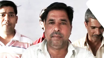 लोकगीतों में भी मांगी जीत की दुआ...