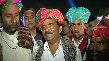 Bhangra, prayers, cheers for Team Blue