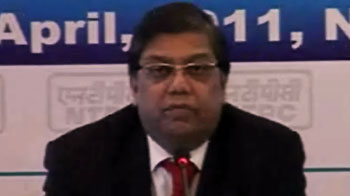 NTPC posts flat growth in profit for FY11