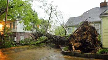 Raging storm kills 9 people in southern United States