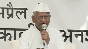 Video : Govt is drunk on corruption, says Anna