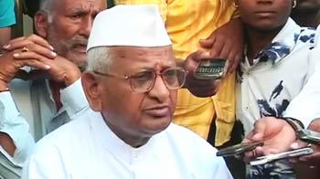 No intention of blackmailing Govt: Anna Hazare