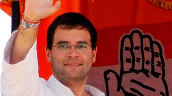 Vote for Left, get 93-year-old CM: Rahul Gandhi Vote for Left, get 93-year-old CM: Rahul Gandhi