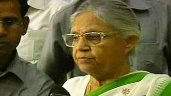 Don't spread panic on superbug, says Sheila Dikshit