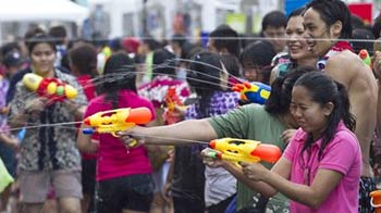 Thai holi... not quite! Thai holi... not quite!