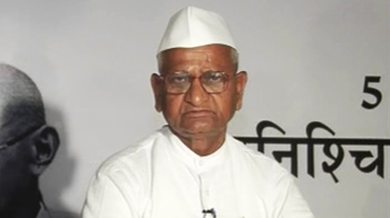 Amid Modi controversy, Anna appeals for unity