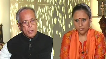 Lokpal drafting committee is an experiment: Pranab