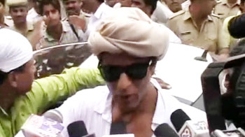 अजमेर शरीफ पहुंचे शाहरुख खान