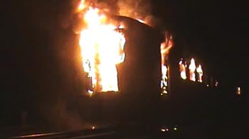 Video : Mumbai-New Delhi Rajdhani Express catches fire