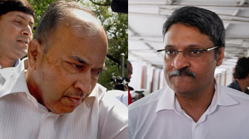 राजा के दरबार में पहुंचे 5 और