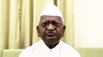 Video : Anna Hazare: Happy with Sonia's reply