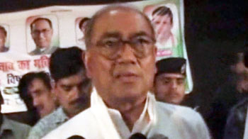 Not challenging Hegde, says Digvijaya