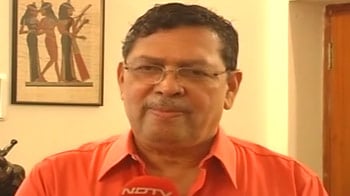 Video : SMS-es ask Hegde not to quit