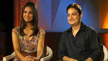 Picture This: Lara Dutta, Vinay Pathak on <i>Chalo Dilli</i>