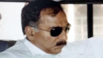 आईएएस अधिकारी ने मोदी को घेरा