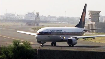 Mumbai airport runways to remain closed for 5 hours today