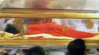Video : Sri Sathya Sai Baba passes away