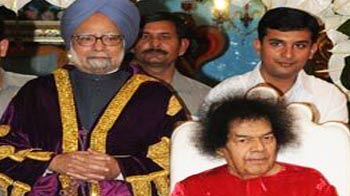 पुट्टपर्थी जाएंगे मनमोहन सिंह