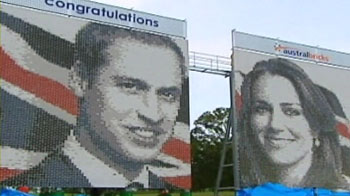 Royal wedding: Enthusiasts pour into London