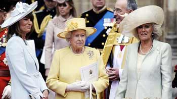 Here comes the Queen