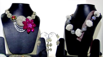 एक के दाम में पाएं कई गहने...