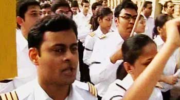 Air India strike hits 100 crore mark, still no breakthrough