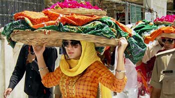 Sakshi Dhoni at Ajmer Sharif